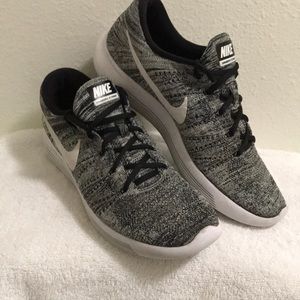 Nike tennis’s shoes